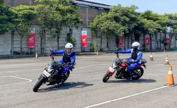 Cukup Ketahui Teknik Terjatuh Dari Motor Paling Aman
