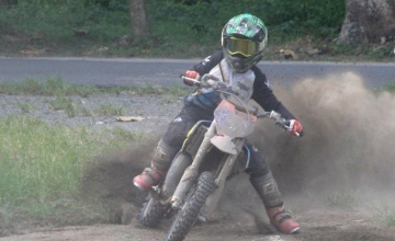 M. Raditya Crosser 65 cc - Tembakau Balap Rizqy Motor Boss Mild, Pasuruan : ADOPSI TRAINING SKILL OUT OF THE BOX, BEKAL PERTAHANKAN GELAR JUARA NASIONAL 65 CC