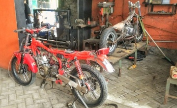 WS Udek Oto, Gresik : KEMBANGKAN WORKSHOP UNIT 2, BENTUK KOMITMEN DI JAGAD CUSTOM