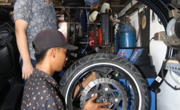 Balancing Velg - Boutique Otomotif 3H, Surabaya : RIDING MAKIN COMFORT & SAFETY DI TENGAH WABAH