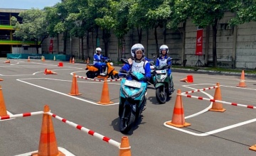 MPM Honda Jatim Ajak Keluarga Jurnalis Ikuti Kelas Basic Berkendara Aman