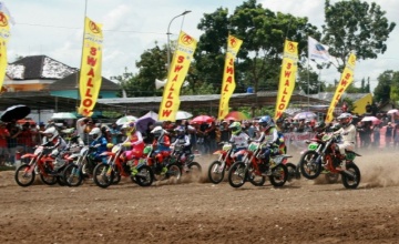 SINGGASANA ONESIXEIGHT MOTOCROSS TEAM, MENJADI IMPIAN & OBSESI PETARUNG BELIA POTENSIAL TANAH AIR
