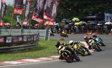 Tommy Salim Racing School : KEMBALI MEMASTIKAN FEDERAL GRAND SUPER SPORT 1 SAE 10W-40, SIAP DIPAKAI BERTEMPUR DI SIRKUIT PERMANEN CUACA EXTREM
