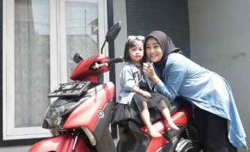 KARENA FITURNYA, IBU MUDA INI LANTAS JATUH HATI PADA YAMAHA GEAR 125