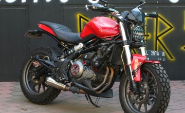 Benelli TNT 250, Surabaya : ROADSTERS UNTUK NGOPI DENGAN PARTNER