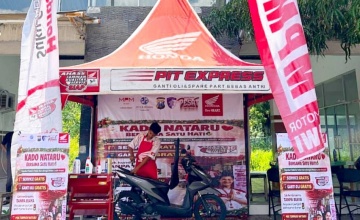 Kado Nataru untuk Masyarakat Ngawi, AHASS Road Show Nataru Hadirkan Servis & Ganti Oli Gratis di Pos Terpadu Mantingan