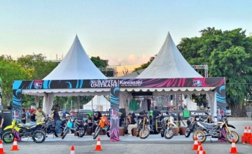 Kawasaki PT. Surapita Unitrans - Supermotard Festival : PAMERKAN KLX 230 SM SE, PARTNER BARU LIFE STYLE RIDERS MILENIAL