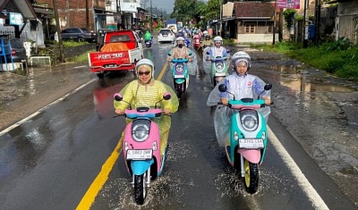 Tetap #Cari_Aman Saat Puasa dan Hujan, Ini Tips Aman Berkendara bagi Perempuan di Malang Raya