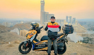 MAXI Unstoppable Journey : KISAH PERJALANAN BIKER XMAX TEMBUS 12 NEGARA & UMROH DI TANAH SUCI MEKAH