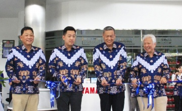 Grand Opening Yamaha Premium Shop Dupak : LAYANAN SERBA SPESIAL, LEBIH MODERN, EKSKLUSIF, NYAMAN & UNIT MAKIN KOMPLIT