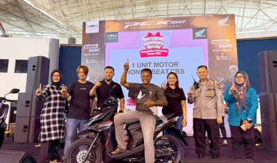 Program UKH Honda di Magetan Tuntas, Konsumen Beruntung Bawa Pulang Honda BeAT