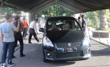 DRIVE THROUGH DESINFEKTAN MOBIL KHUSUS CEGAH COVID-19