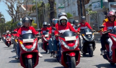 Penting, Jaga Konsentrasi  Saat Naik Motor Agar #Cari_ Aman di Jalan