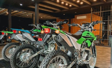 Kawasaki PT. Surapita Unitrans, Surabaya : PAMERKAN NEW KLX 150 VERSI 2024, TAMPIL MAKIN AGRESIF & FITUR LEBIH MEWAH