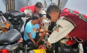 MPM Honda Jatim & Bikers CBR 250RR Surabaya : SATMORI BERBAGI PERALATAN KE BENGKEL PENYANDANG DIFABEL