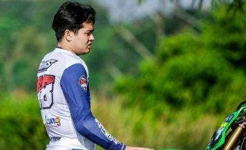 Mevans Sanggramawijaya - Onesixeight Racing Team : TAMPIL DENGAN LIVERY BARU, APA MAKNA DIBALIKNYA ?