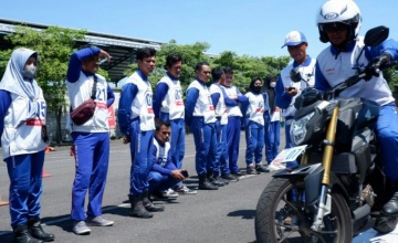 Perdana, Bikers Honda Jatim Siap Bersaing di Kompetisi Regional Instruktur Safety Riding Advisor Community 2023