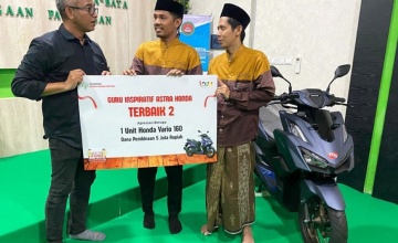 Peringati Hari Guru, Yayasan AHM Apresiasi Dedikasi Guru Inspiratif