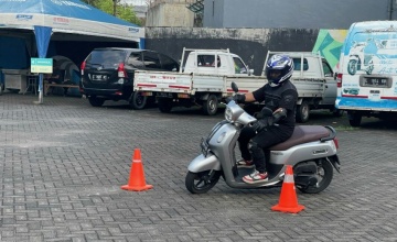 TEKAN ANGKA KECELAKAAN, YAMAHA STSJ GELAR SAFETY RIDING