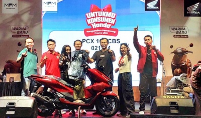 Antusias Konsumen Warnai Pengundian UKH di Bondowoso, Honda PCX160 CBS Jatuh ke Tangan Pemenang