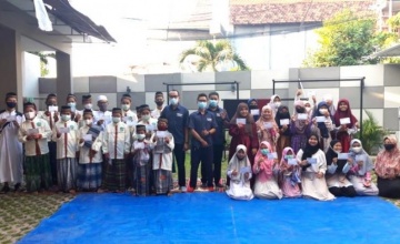 Yamaha Jatim : BERBAGI KASIH DENGAN ANAK YATIM PIATU DI BULAN PENUH BERKAH