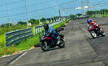CBR Cornering Day, Surabaya : AKOMODIR  LOYALIS CBR UJI ADRENALIN DI SIRKUIT GBT & BERKESEMPATAN UJI COBA PERFORMA NEW CBR250RR