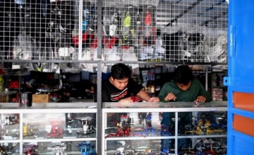 AHS Speed Shop AMRF Jatim : DUET SAUDAGAR ASAL NTT & PONOROGO, MENGGAIRAHKAN DUNIA OTOMOTIF DI TANAH AIR, MELAYANI KEBUTUHAN SEGMEN HOBI SAMPAI RACING