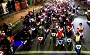 Ratusan Komunitas Ramaikan Vario 125 Night Ride