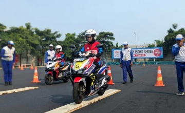Semangat #Cari_Aman, Komunitas Honda Surabaya Adu Skill di Kompetisi Safety Riding Advisor 2025