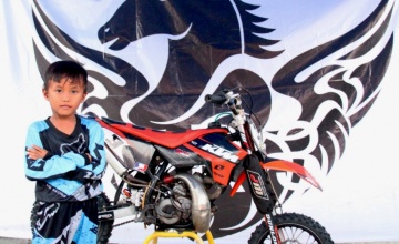 ‎Fabial Rufitama Arsy - Crosser MX50 cc, Sumenep : PENGALAMAN ISTIMEWA, BEKALI JAM TERBANG DI LAGA KEJURNAS MOTOCROSS 2025 SERI 7 !