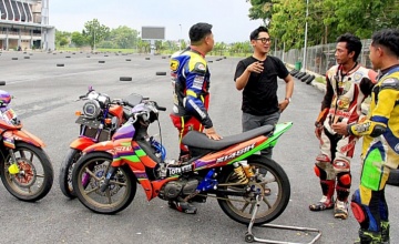Kajiozzy Pemuka Otomotif Bojonegoro : TANPA KOMPROMI, MENDORONG & GAIRAHKAN OTOMOTIF BOJONEGORO