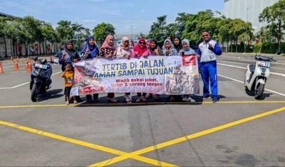 Perempuan Makin Aktif di Jalan, MPM Honda Jatim Bekali Tips Aman Berkendara Lewat Edukasi Safety Riding